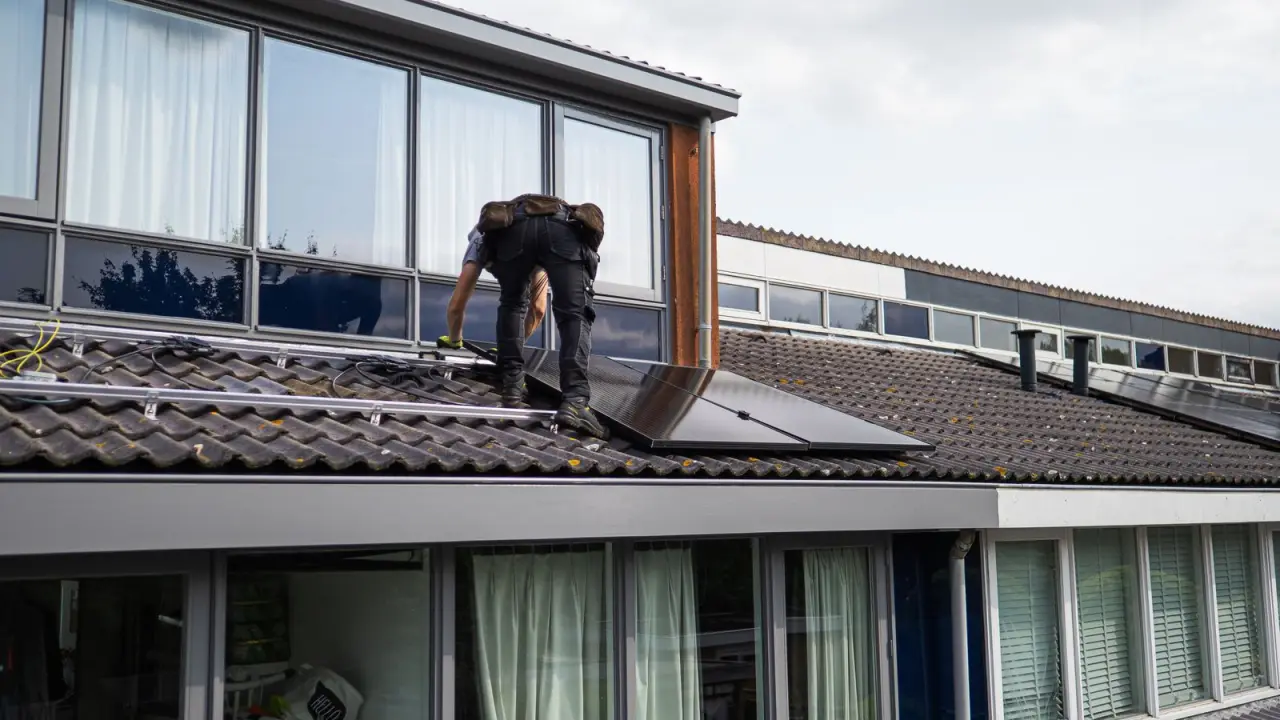 Intervention sur une toiture en tuiles